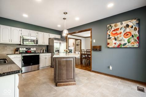 12222 Castle Court Carmel IN 46033