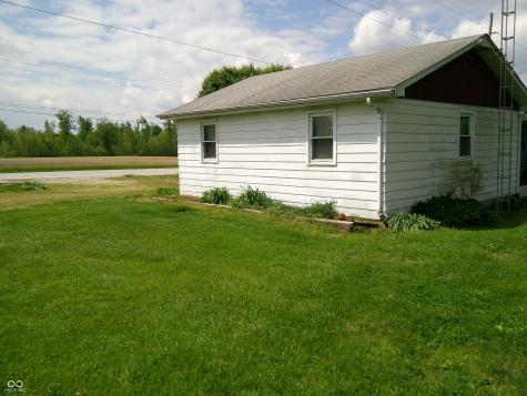 4770 W 450 S Columbus IN 47201