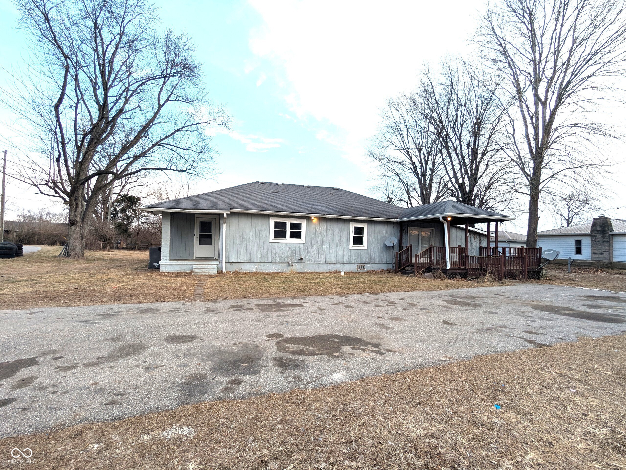 8249 Lake Road Indianapolis IN 46217