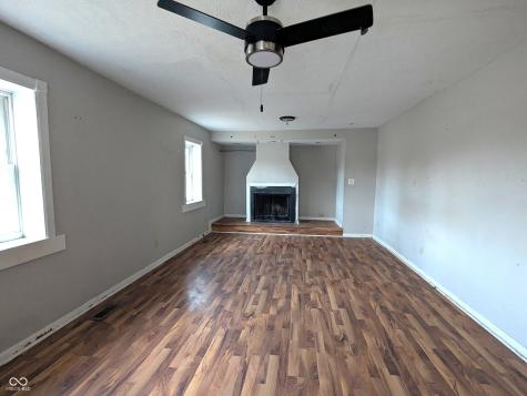 8249 Lake Road Indianapolis IN 46217