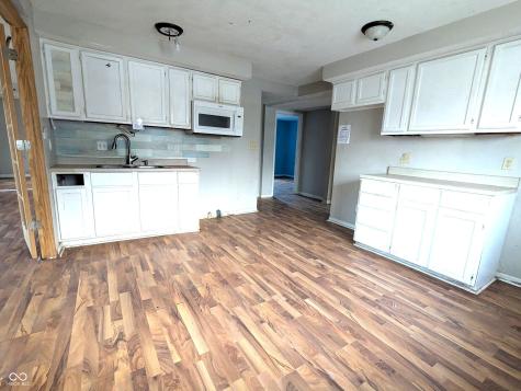 8249 Lake Road Indianapolis IN 46217