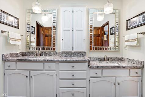 105 S Maxwell Court Zionsville IN 46077