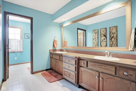 105 S Maxwell Court Zionsville IN 46077