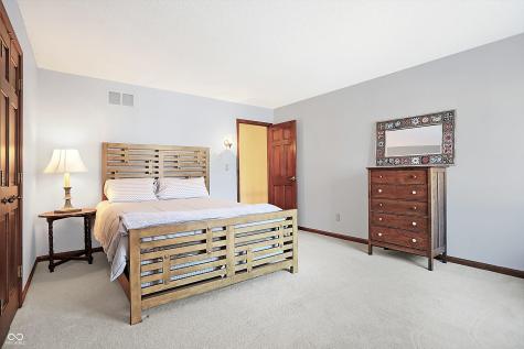 105 S Maxwell Court Zionsville IN 46077