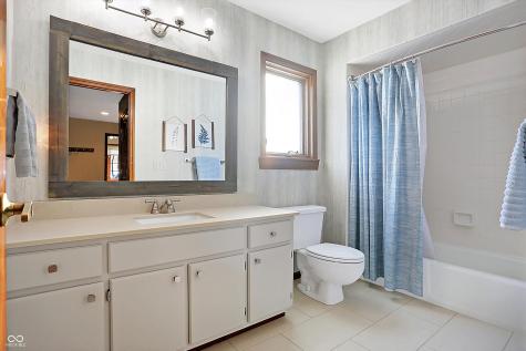 105 S Maxwell Court Zionsville IN 46077