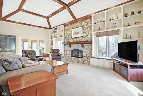 105 S Maxwell Court Zionsville IN 46077