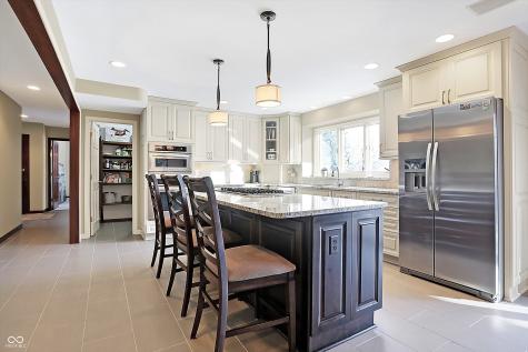 105 S Maxwell Court Zionsville IN 46077