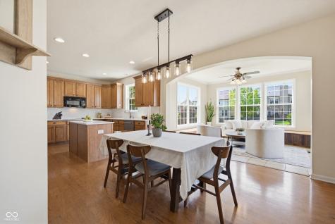 6103 Golden Eagle Drive Zionsville IN 46077
