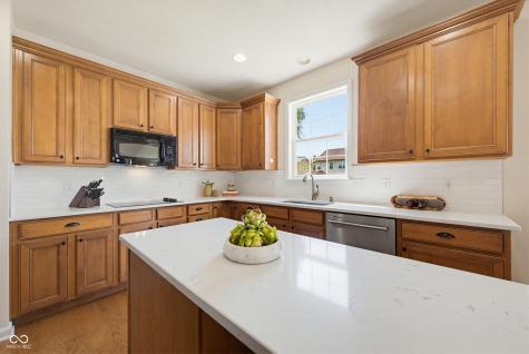 6103 Golden Eagle Drive Zionsville IN 46077