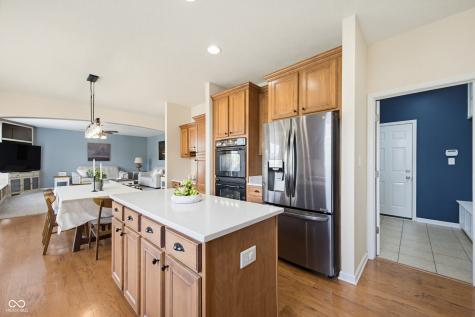 6103 Golden Eagle Drive Zionsville IN 46077