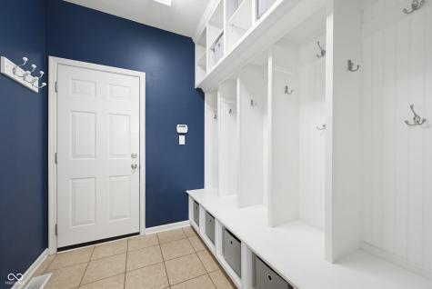 6103 Golden Eagle Drive Zionsville IN 46077