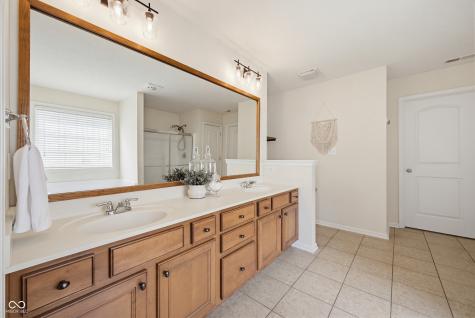 6103 Golden Eagle Drive Zionsville IN 46077