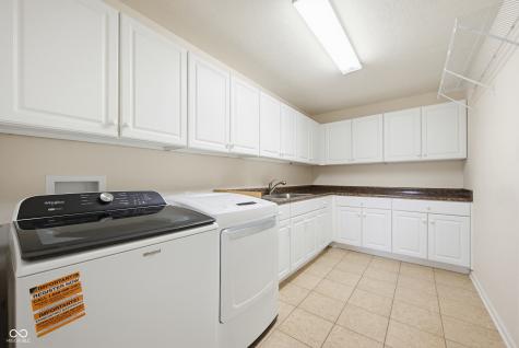 6103 Golden Eagle Drive Zionsville IN 46077