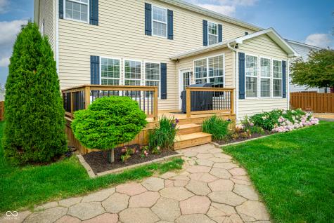 6103 Golden Eagle Drive Zionsville IN 46077