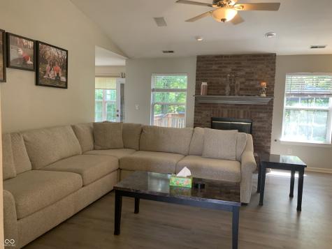 2887 Prairie Stream Way Columbus IN 47203