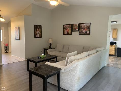 2887 Prairie Stream Way Columbus IN 47203