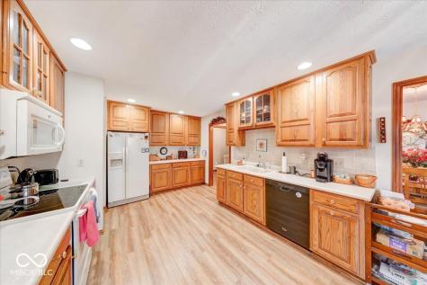 2371 Willow Lakes E Boulevard Greenwood IN 46143