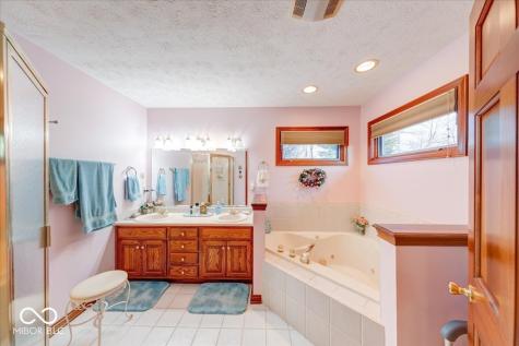 2371 Willow Lakes E Boulevard Greenwood IN 46143