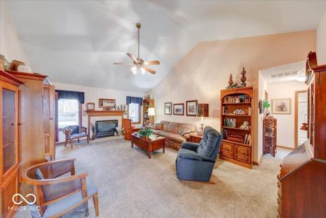 2371 Willow Lakes E Boulevard Greenwood IN 46143