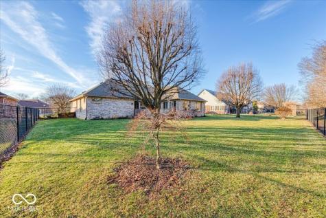 2371 Willow Lakes E Boulevard Greenwood IN 46143