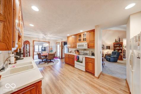 2371 Willow Lakes E Boulevard Greenwood IN 46143
