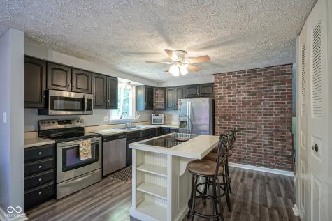 9319 Drawbridge Court Indianapolis IN 46250