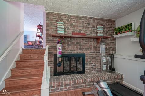 9319 Drawbridge Court Indianapolis IN 46250