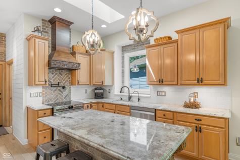 8061 Middle Bay Lane Indianapolis IN 46236