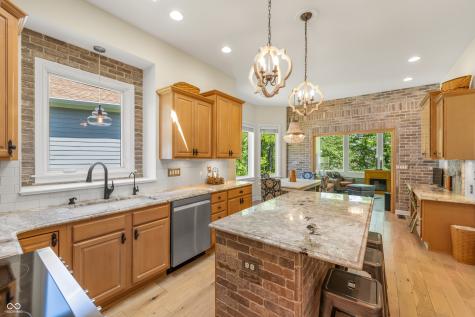 8061 Middle Bay Lane Indianapolis IN 46236