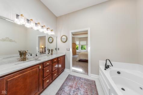 8061 Middle Bay Lane Indianapolis IN 46236