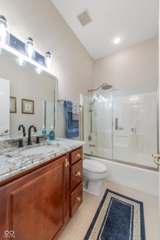 8061 Middle Bay Lane Indianapolis IN 46236