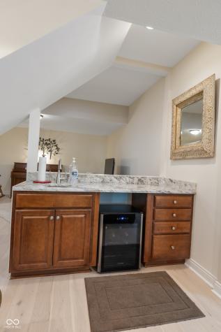 8061 Middle Bay Lane Indianapolis IN 46236