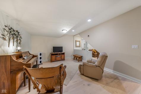 8061 Middle Bay Lane Indianapolis IN 46236