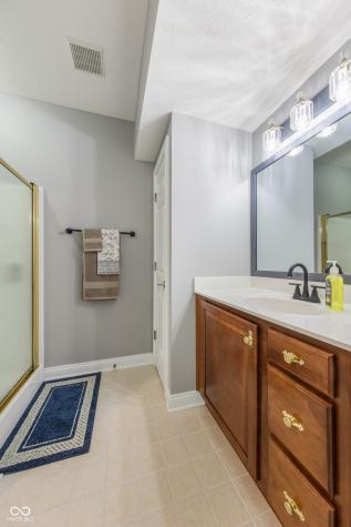 8061 Middle Bay Lane Indianapolis IN 46236