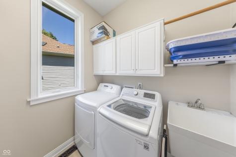 8061 Middle Bay Lane Indianapolis IN 46236