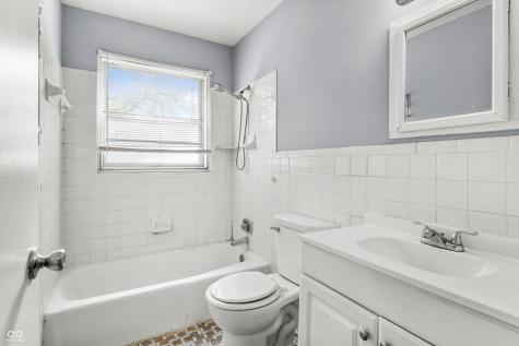 4315 N Whittier Place Indianapolis IN 46226