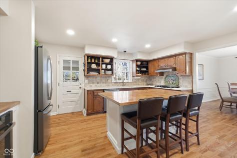 6203 Hillcrest Lane Indianapolis IN 46220