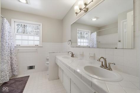 6203 Hillcrest Lane Indianapolis IN 46220