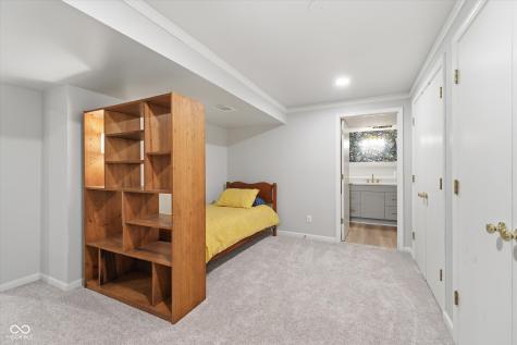 6203 Hillcrest Lane Indianapolis IN 46220
