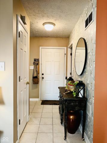 831 Queensgate Drive Greenwood IN 46143