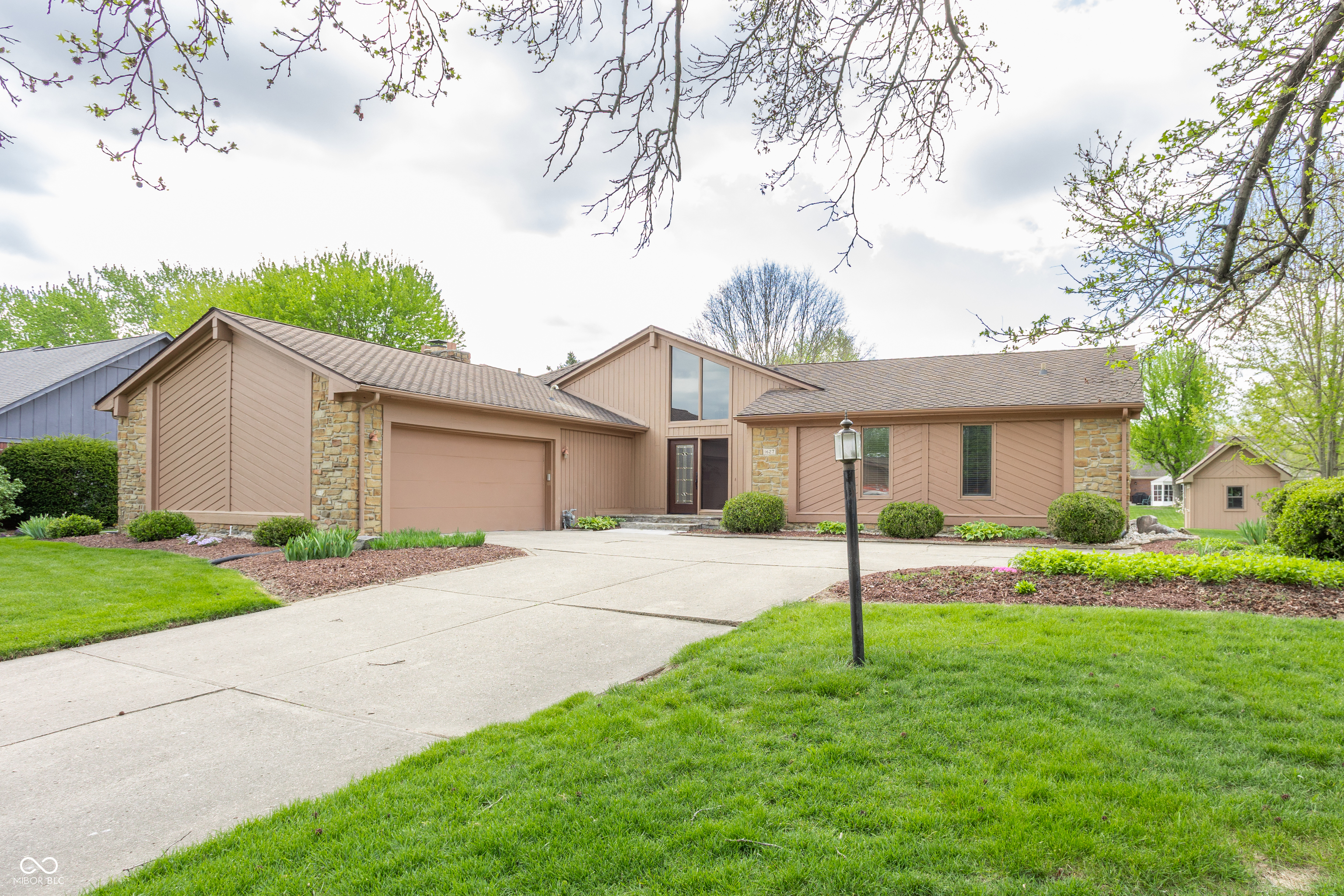 1627 Forward Pass Court Indianapolis IN 46217