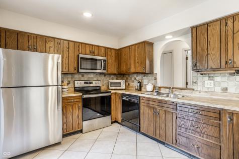 1627 Forward Pass Court Indianapolis IN 46217