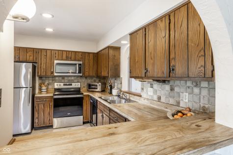 1627 Forward Pass Court Indianapolis IN 46217