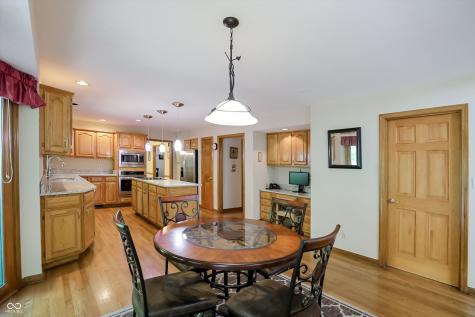 1884 Highland Cove Carmel IN 46280