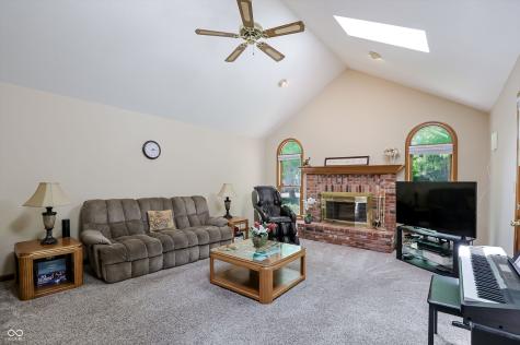 1884 Highland Cove Carmel IN 46280