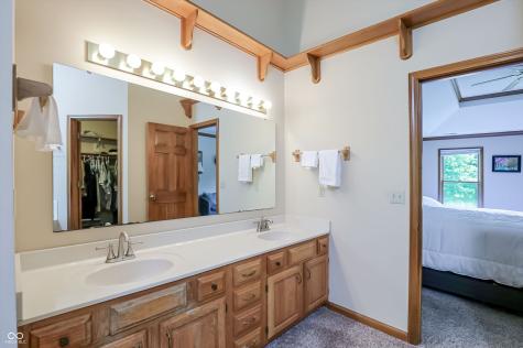 1884 Highland Cove Carmel IN 46280