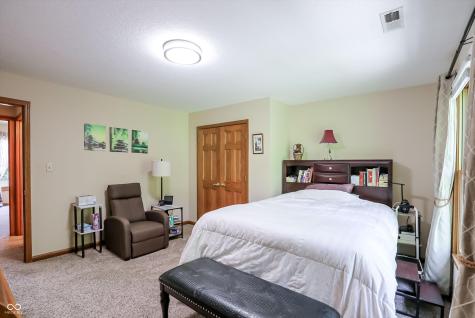 1884 Highland Cove Carmel IN 46280