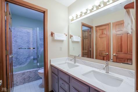 1884 Highland Cove Carmel IN 46280