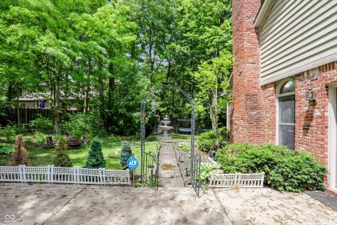 1884 Highland Cove Carmel IN 46280