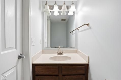 11148 Sanabria Drive Indianapolis IN 46235